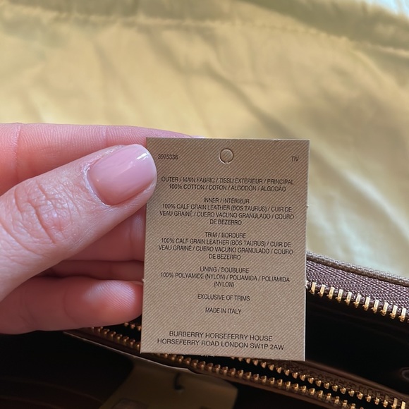 Authentic Burberry Wallet NWT - Picture 3 of 7